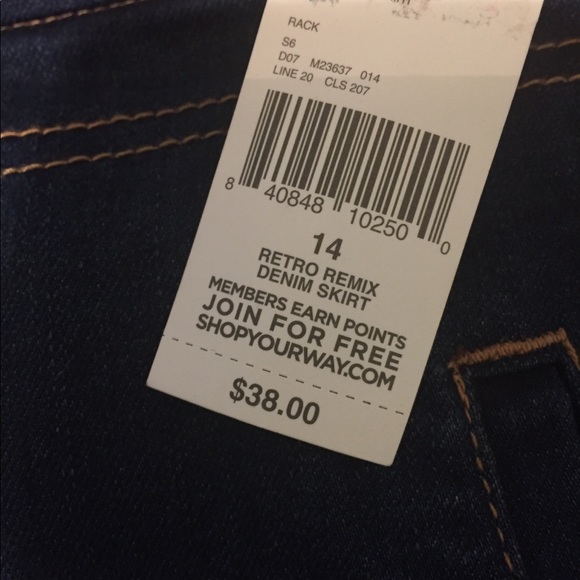 Denim Skirt Size 14. Zippered side. NEW WITH TAGS. - Picture 3 of 5